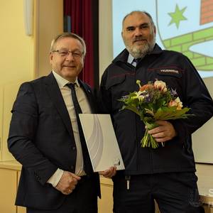 ueberreichung der ernennungsurkunde