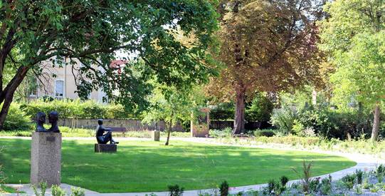 Park mit Plastiken leuna park mit plastiken christian butzkies